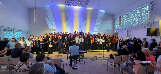 Mass - Choir mit 120 Sängern und Sängerinnen